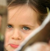 برنامجنا الإذاعي  الأسبوعي قضايا ساخنة (تربية الأطفال )